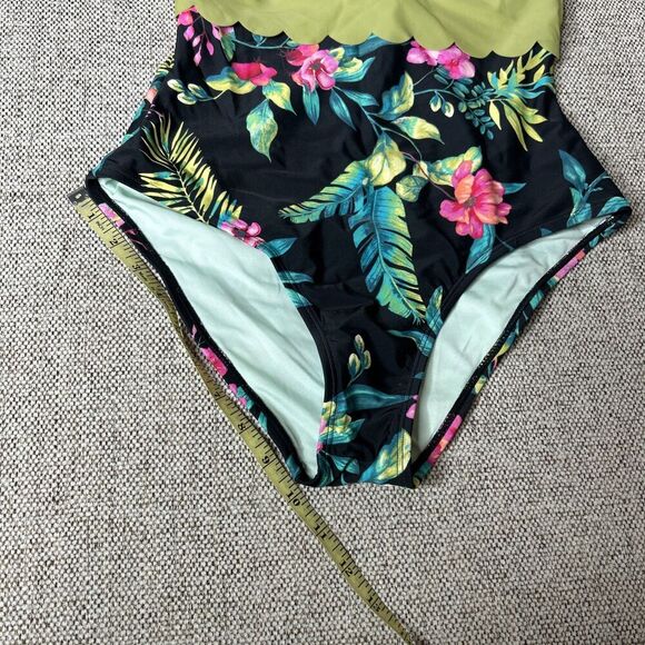 Cupshe One Piece Swimsuit Scalloped Solid Tropical Tummy Control Size M NWT - Picture 6 of 13